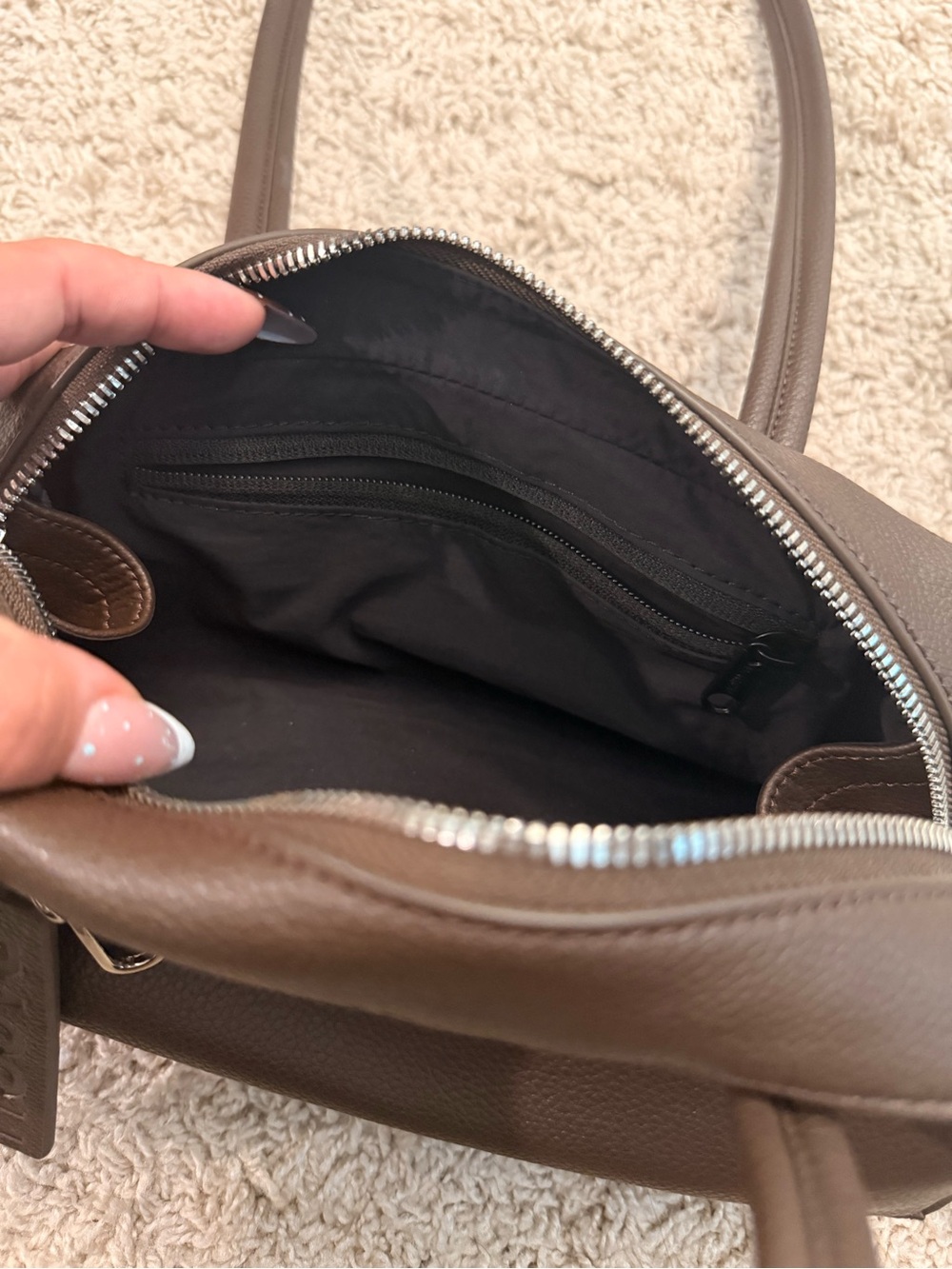 Baggu Small Brown Leather Shoulder Bag - Picture 6 of 9